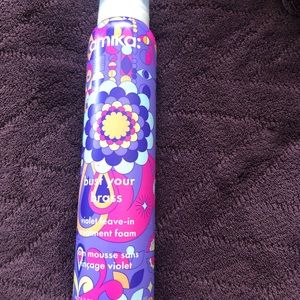 Amika bust your brass violet leave in foam